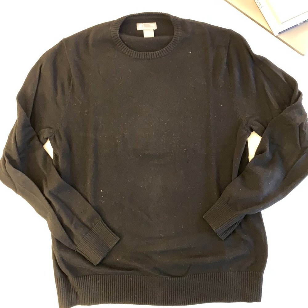 L Black men's crew neck sweater
